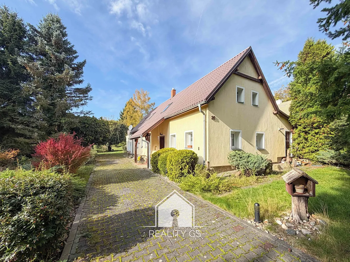 Prodej rodinného domu 220 m², pozemek 3424 m²